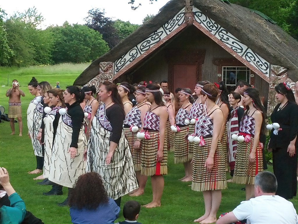 Ngāti Rānana perform in front of Hinemihi o te Ao Tawhito, 2012 - edited